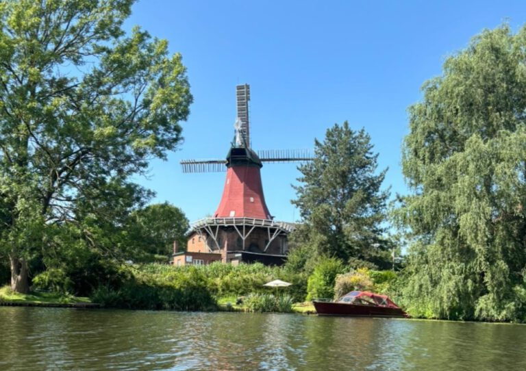 Reitbrooker Mühle an der Dove Elbe